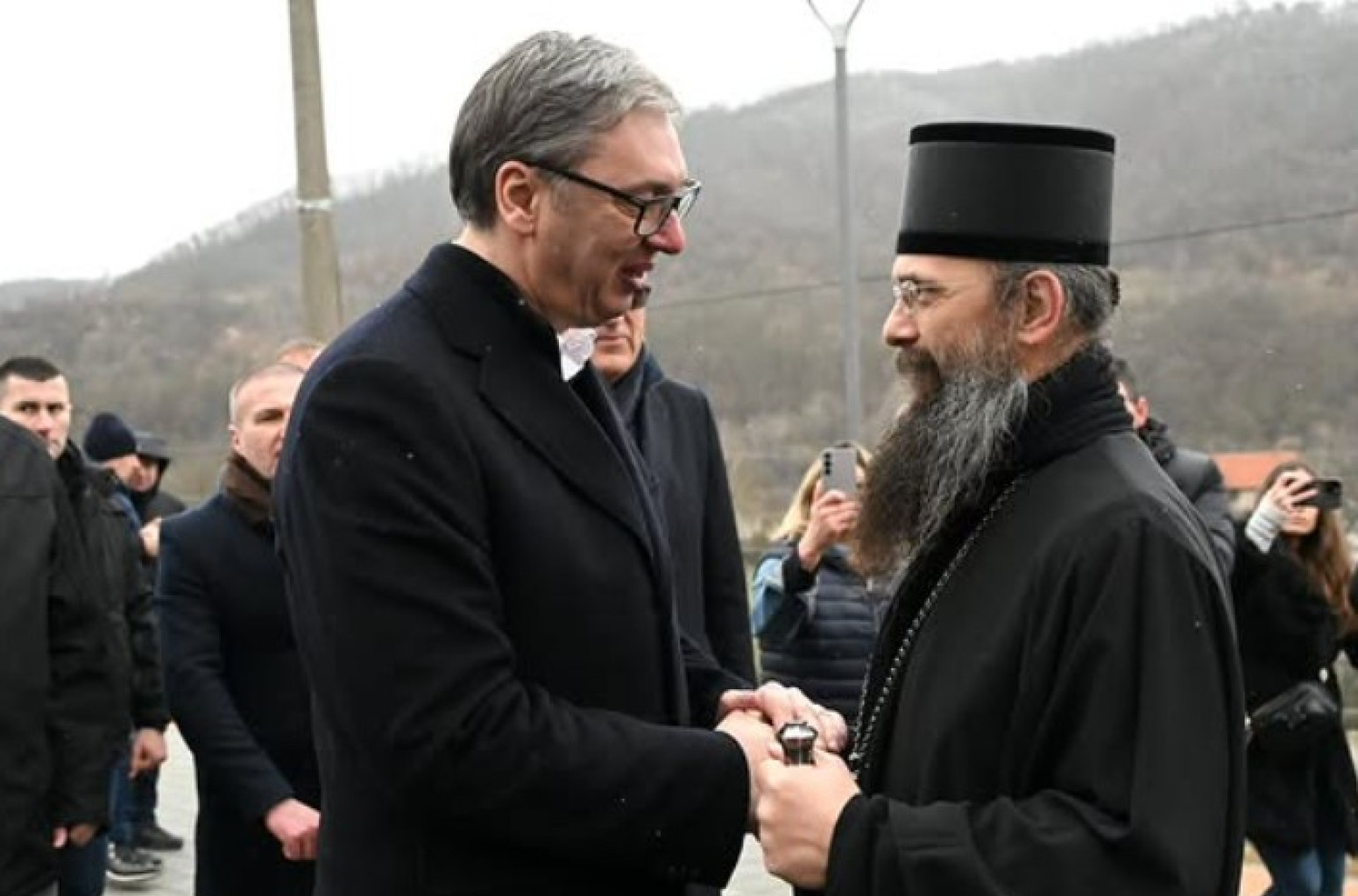 Vučić: Srpska crkva je sveta; Neke je trebalo da nauče elementarnom redu, a ne da psuju i vređaju sveštenike