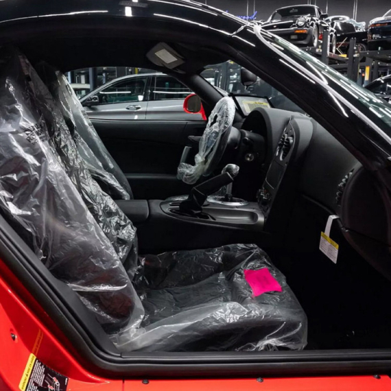 Star 17 godina – a nov! Dodge Viper i dalje u fabričkom najlonu, prešao samo 24 km FOTO
