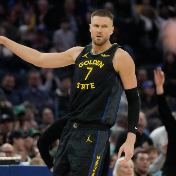 Da li će Porzingis igrati protiv Jokića?