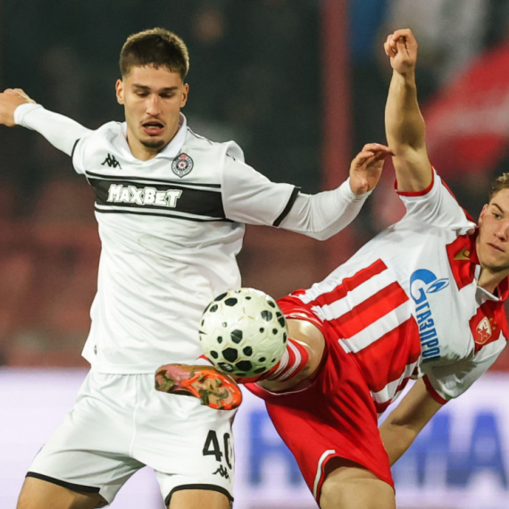 Paunović zove Kostova