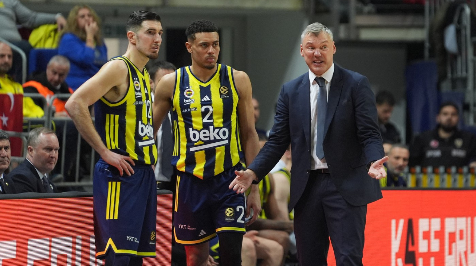 Alimpijević ostao bez trofeja – Fener ubedljiv pred Partizan