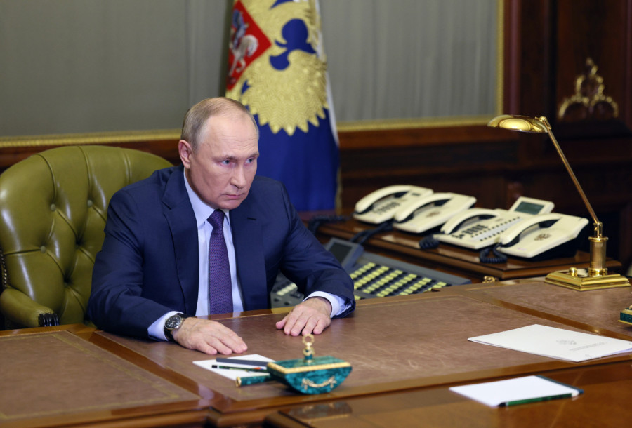 Putin pada na kolena