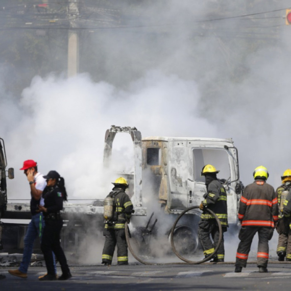 Rat na ulicama Meksika: Više od 70 mrtvih; Putevi blokirani, vozila u plamenu FOTO/VIDEO