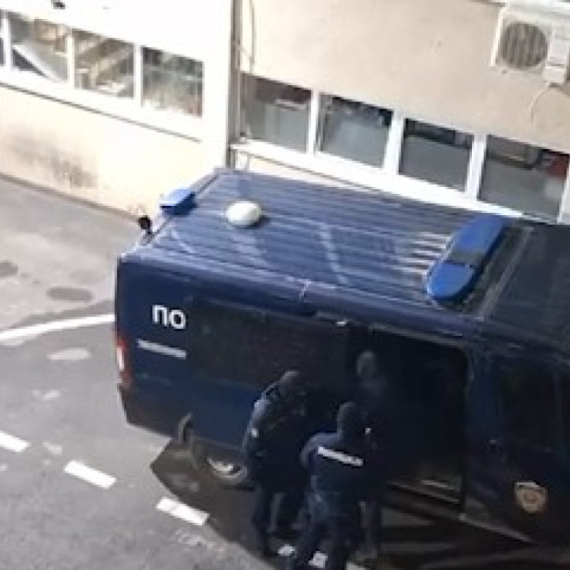"Pripremanje atentata na Vučića je napad i na Srbiju"; "Jedina politika blokadera je 'ubiti Vučića'"