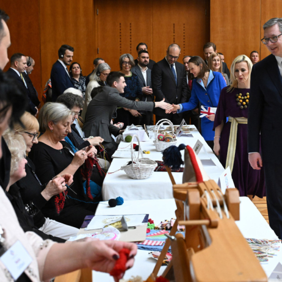 Vučić otvorio izložbu "Niti državnosti": Nematerijalno nasleđe je živa snaga Srbije FOTO/VIDEO