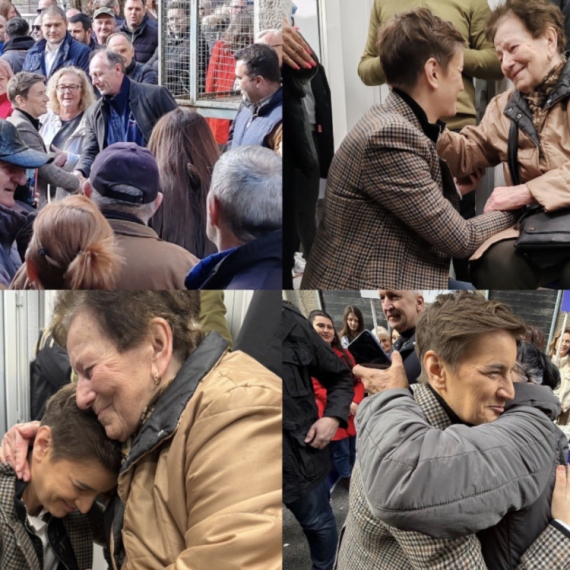 Ogromne gužve u Aranđelovcu na prikupljanju potpisa; Brnabić sa građanima: "Velika zahvalnost"