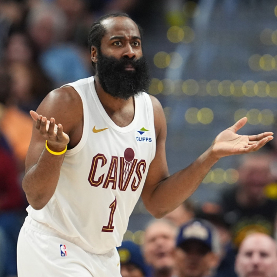 Klivlend u problemu – povredio se Harden!