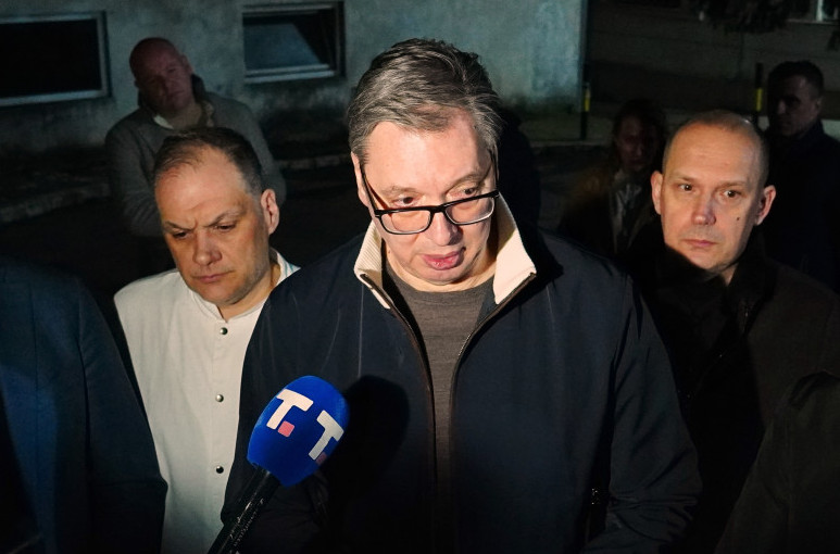 Vučić posetio Dačića u Kliničkom centru Srbije; "Na mehaničkoj je ventilaciji 48 sati, suviše je rano"
