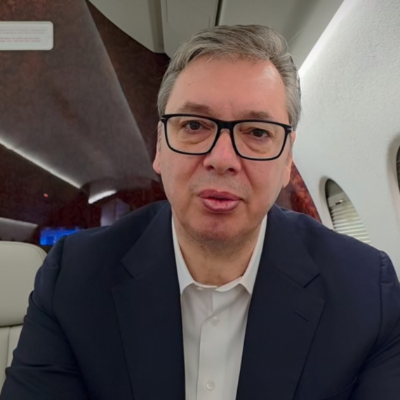 Vučić se javio iz aviona na putu za Kazahstan: "Posetio sam jutros Dačića, lekari kažu da je bolje" VIDEO