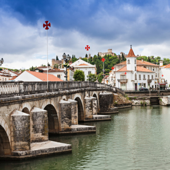 Grad vitezova i tajnih hodnika na sat i po od Lisabona: Mesto iz bajke koje turisti još nisu prebukirali