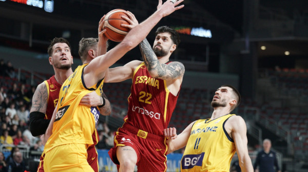 Surovi Španci – 33:14 za četvrtinu i rutina protiv Ukrajine