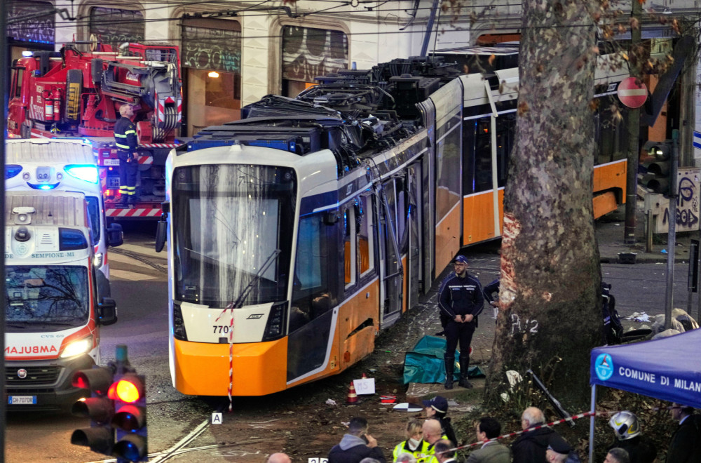 Haos na ulicama Milana; Tramvaj izleteo iz šina, ima mrtvih i povređenih FOTO/VIDEO