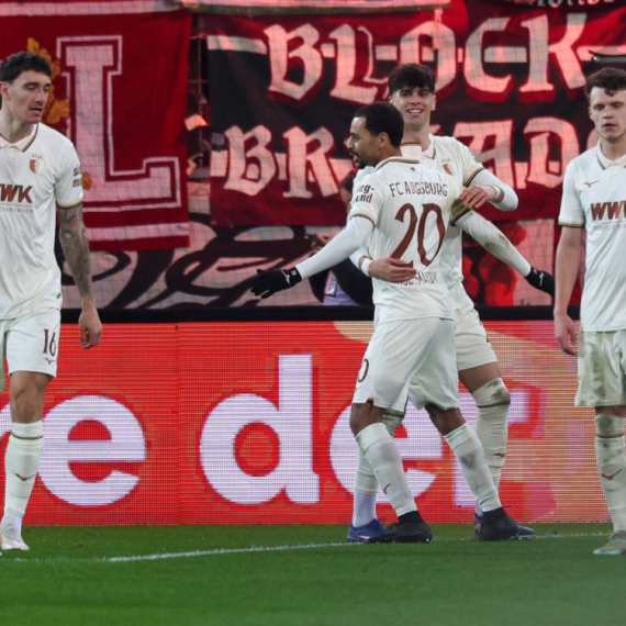 Augsburg slavio protiv Kelna