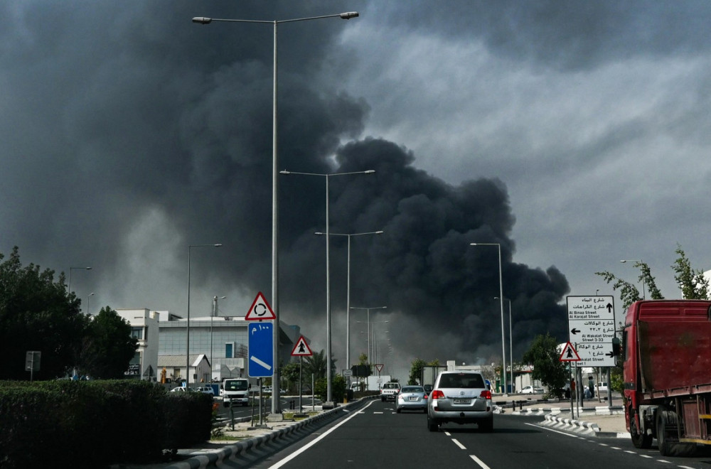 Nove eksplozije u Dohi, na udaru i Bahrein: Gust dim širi se Dubaijem FOTO/VIDEO
