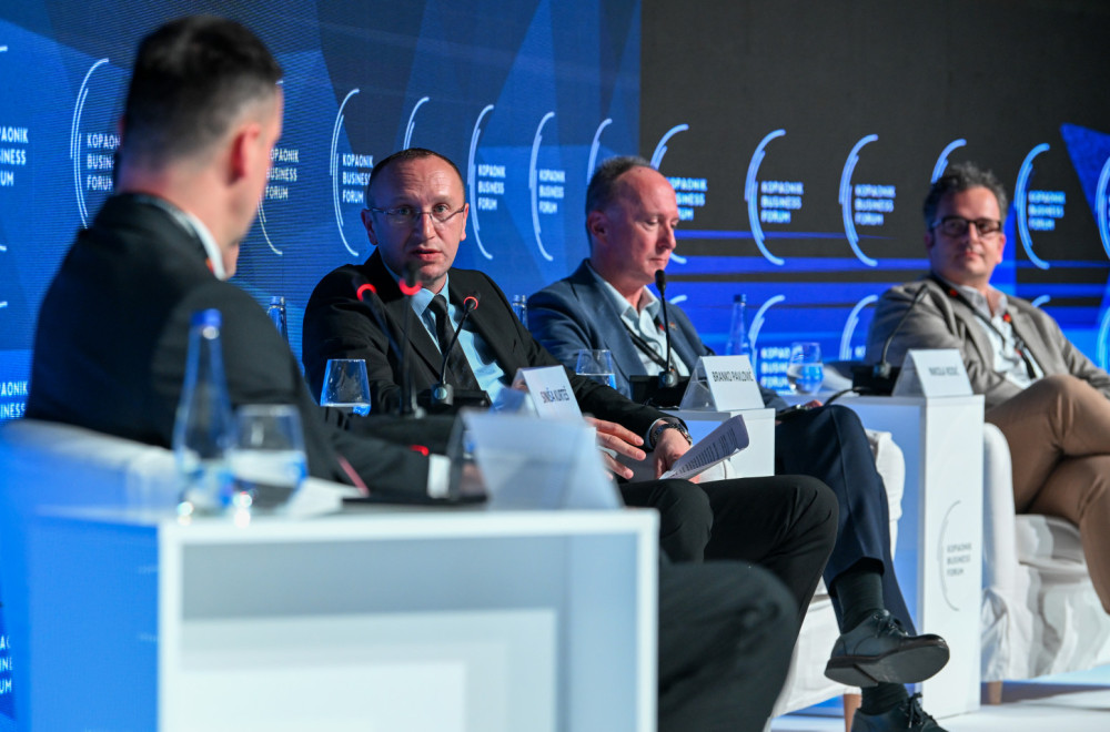 Pontara na KBF: "Jedino gde vidim Srbiju je u EU"