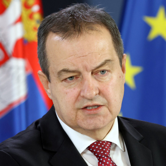 Dačić izašao iz bolnice: "Lečenje još uvek nije završeno"; "Moja pluća su puna srpskog vazduha" FOTO