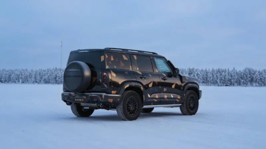 Geely ima svog Land Rover Defendera – može i da pliva! FOTO