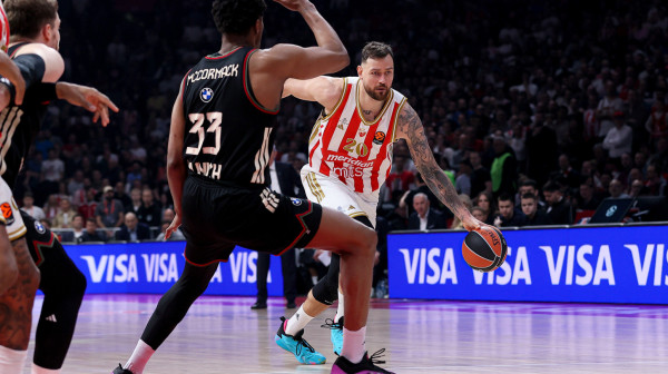 Dimitrijević i Obst utišali Arenu: Zvezda bez rešenja za Bajern