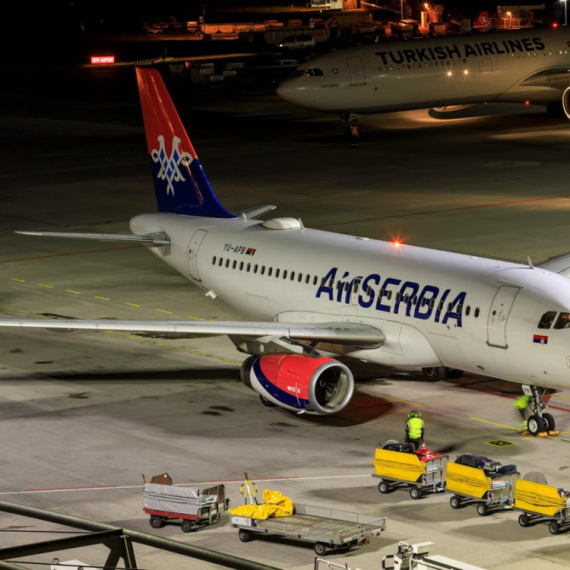 Air Serbia plane with 267 evacuated citizens from Dubai lands in Belgrade; among the passengers are 10 babies