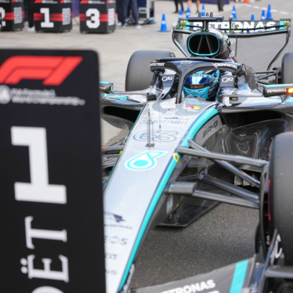 Raselu pol-pozicija na startu sezone F1