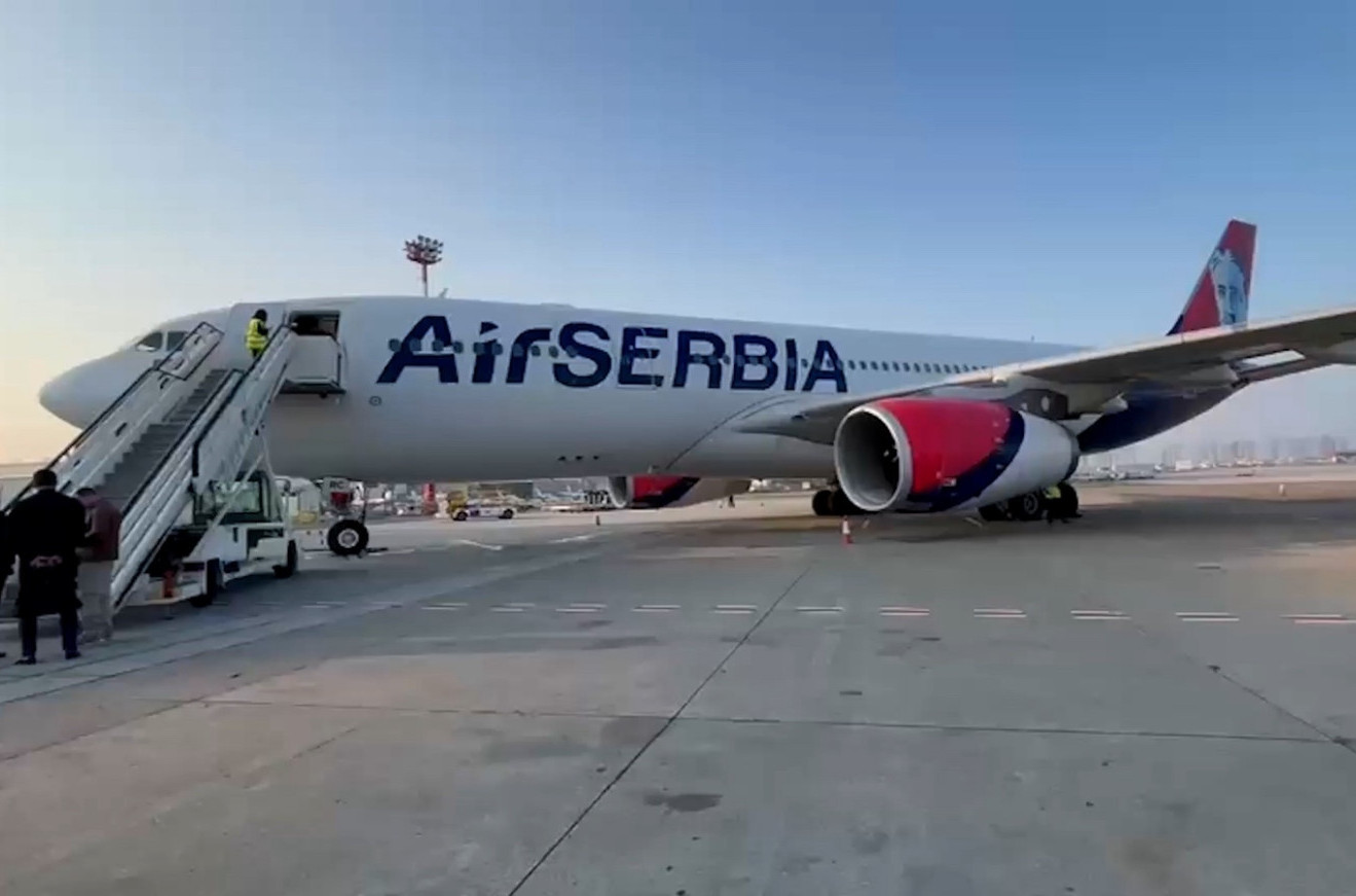 Srpski državljani bezbedno evakuisani iz UAE; Avion "Er Srbije" sinoć sleteo u Beograd; Spaseno 14 beba