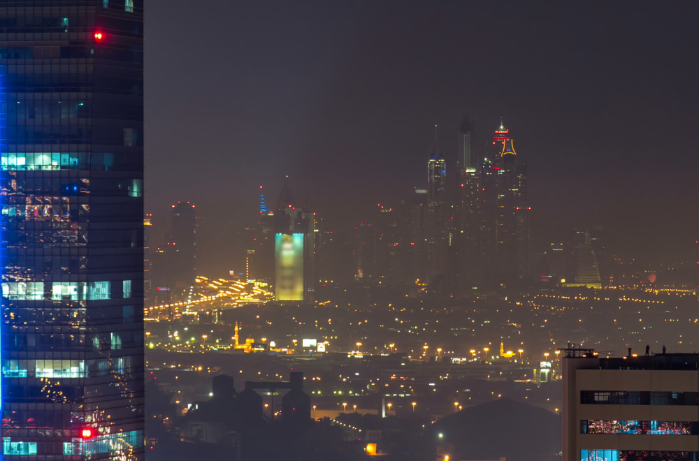 Ostaci iranskih projektila udarili u kulu u Dubai Marini; Gust dim kuljao iz višespratnice VIDEO