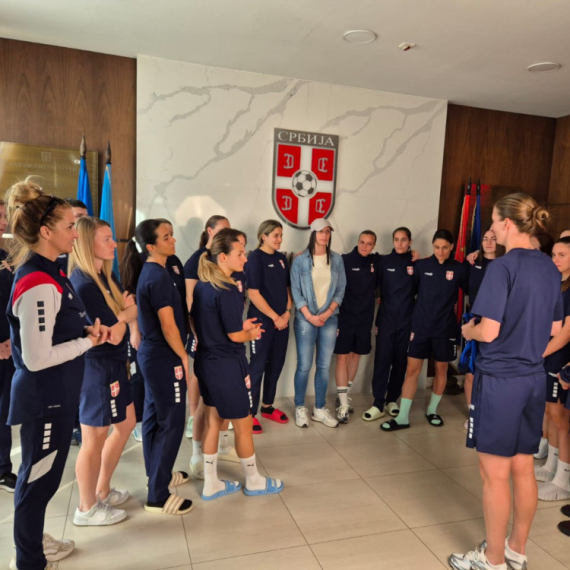 Sjajan gest srpskih fudbalerki: Dnevnice i ušteđevina donirani za lečenje saigračice
