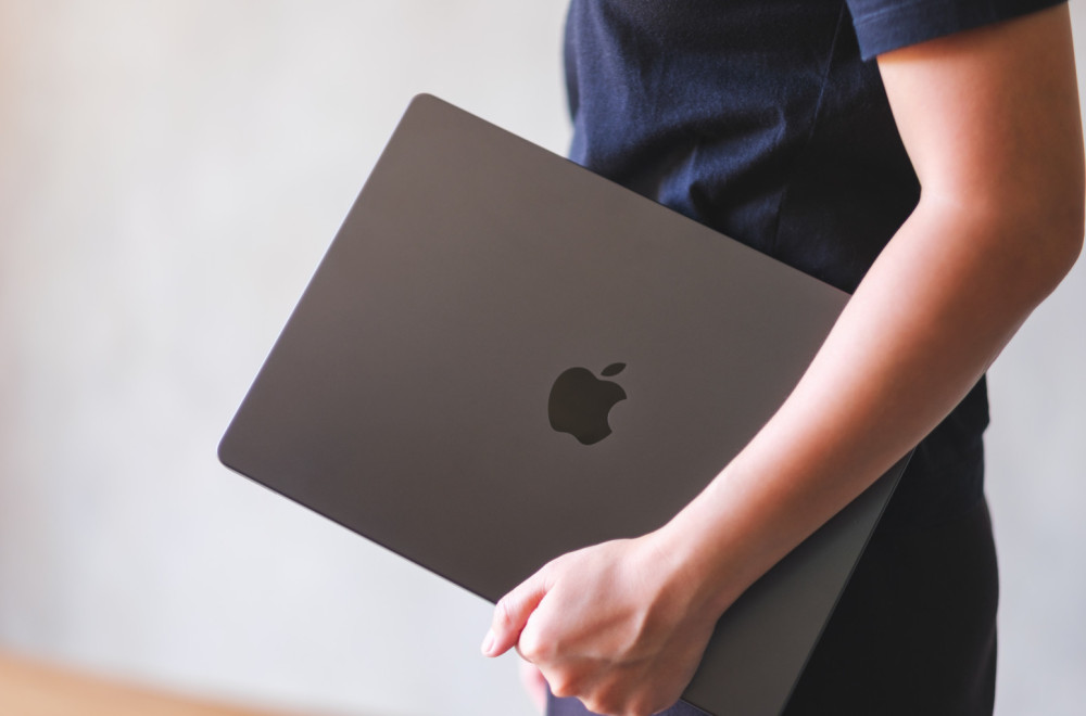 Apple gazi sopstvenu reč: Stiže MacBook koji menja sve