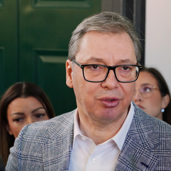 Vučić: "Sinoć sam zvao premijera zbog goriva"; "'Smajli' će promeniti Bačku"