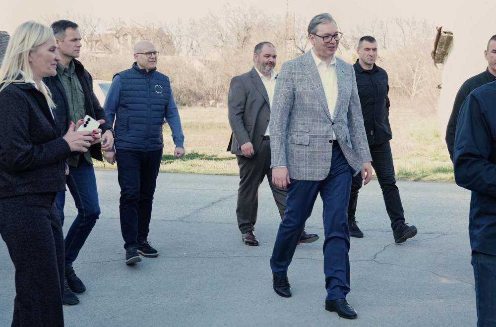 Vučić u Kuli: "Ljudi hoće da glasaju za one koji im donose boljitak"; "Blokaderi su napravili ogromnu štetu"