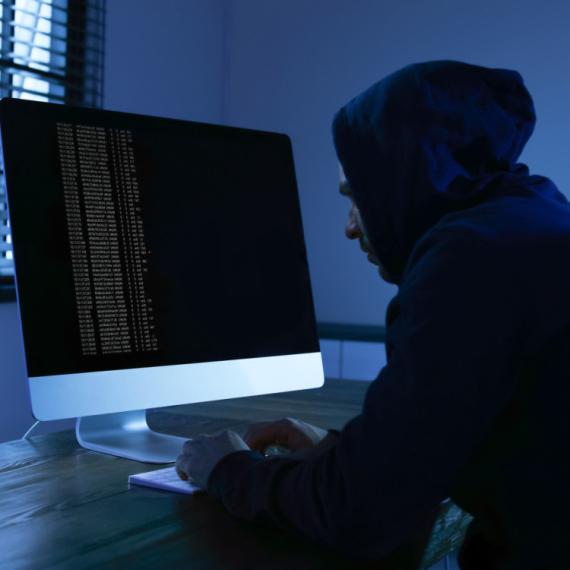 Panika na mračnom vebu: "Rupa" u Windowsu se prodaje za 220.000 dolara