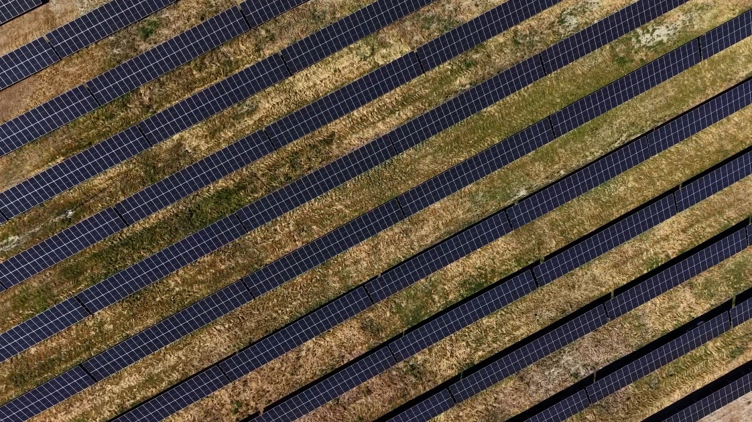 Nastavak investicija u obnovljive izvore energije: Puštena u rad najveća fotonaponska elektrana NIS-a FOTO