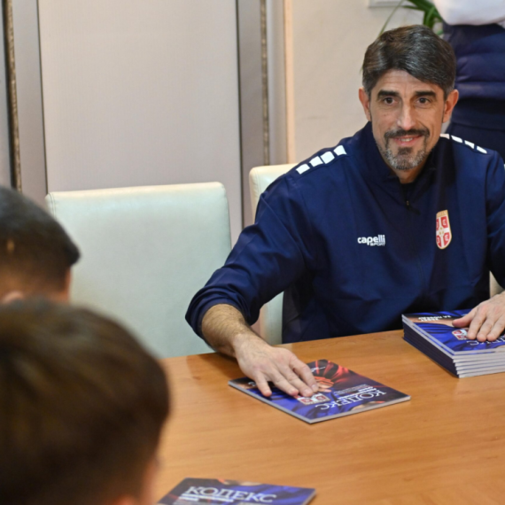 Kako treba da se ponaša reprezentativac Srbije? Paunović uručio Kodeks FSS FOTO/VIDEO