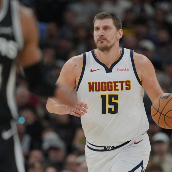 Jokić "monstruoznim" tripl-dablom srušio oslabljeni San Antonio VIDEO