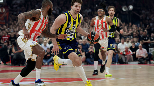 Zvezda timskom igrom izbacila Fener iz pobedničkog koloseka