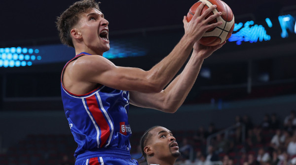 Bogdan poklonio opremu KK Kosovsko Pomoravlje VIDEO
