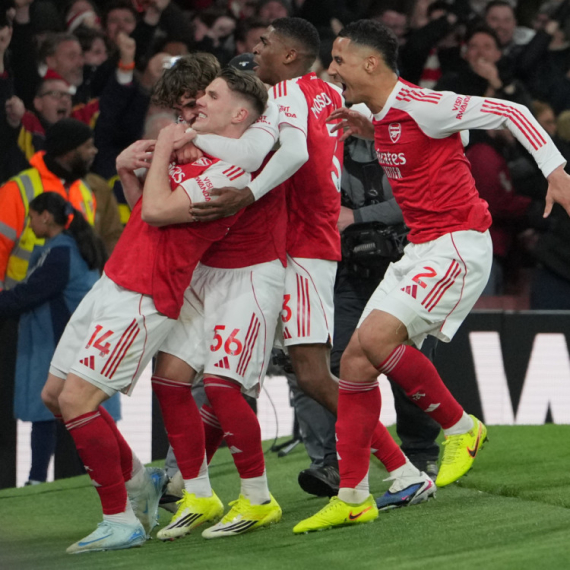 Pikford se obrukao za sve pare – u 89' poklonio pobedu Arsenalu!