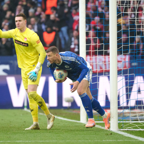 Džeko dao gol, pa isključen zbog pogibeljnog starta VIDEO