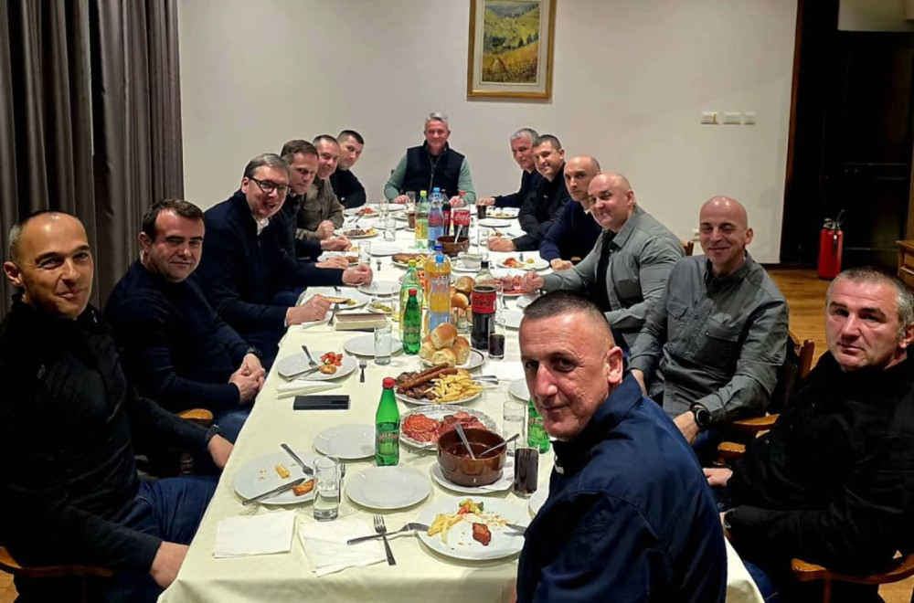 Vučić na večeri sa pripadnicima vojne policije "Kobre": "Uz ovakve ljude, čovek zna da nije sam" FOTO