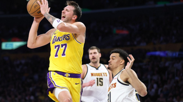 NBA liga priznala grešku – Jokićevi Nagetsi oštećeni protiv Lejkersa VIDEO
