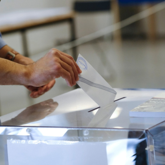 Zatvorena birališta u Sloveniji; Izlazne ankete; Golob prvi, Janša na drugom mestu