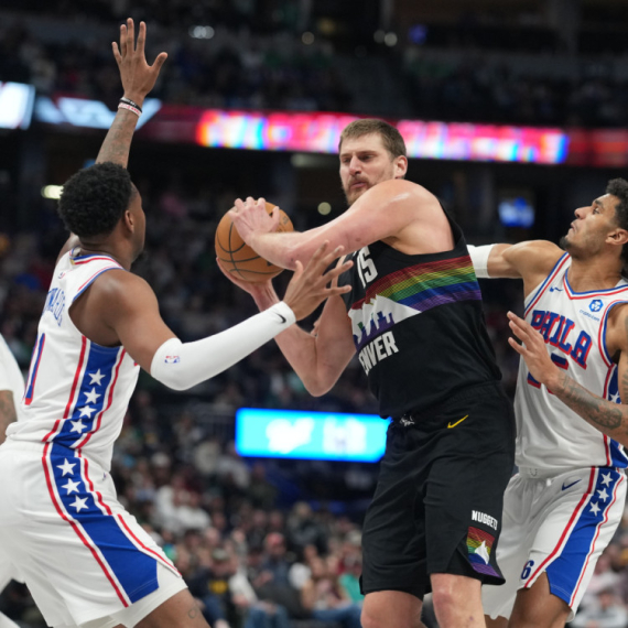 Jokić ubacio samo osam poena u pobedi od 28 razlike! VIDEO