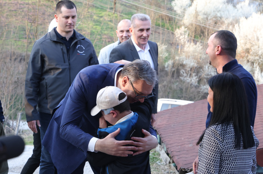 Narod šokiran i besan zbog ismevanja bolesnog dečaka od strane blokadera VIDEO