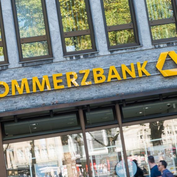 Italijani dižu ponudu? Unikredit ne odustaje od Komercbanke