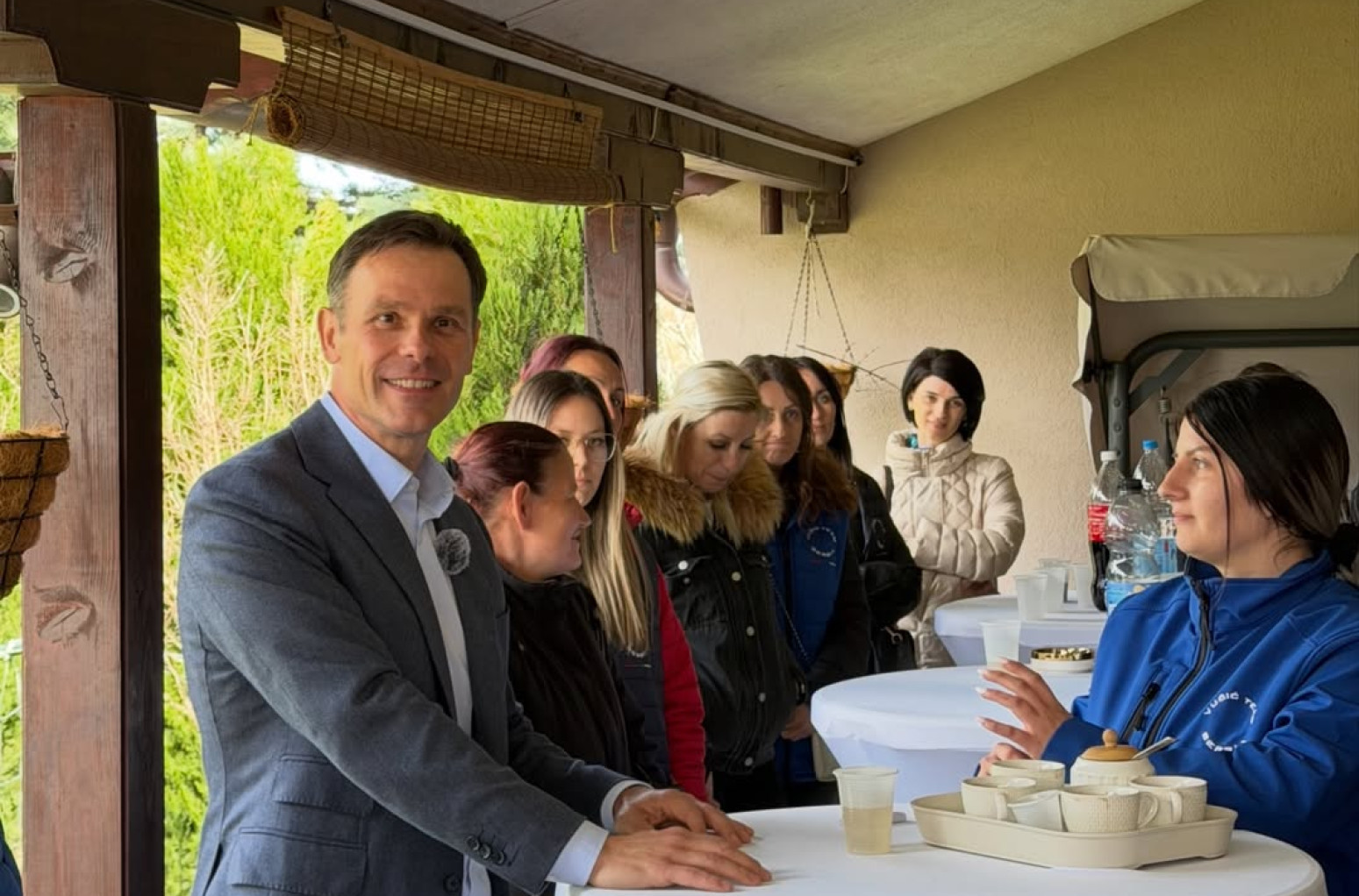 Mali sa porodicom Jeremić: "Čuvaju porodično okruženje zasnovano na radu i zajedništvu" FOTO