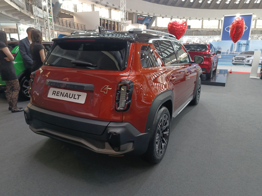 Sajam automobila: Povratak legende, ali u drugačijem ruhu FOTO