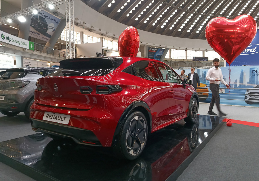 Sajam automobila: Povratak legende, ali u drugačijem ruhu FOTO