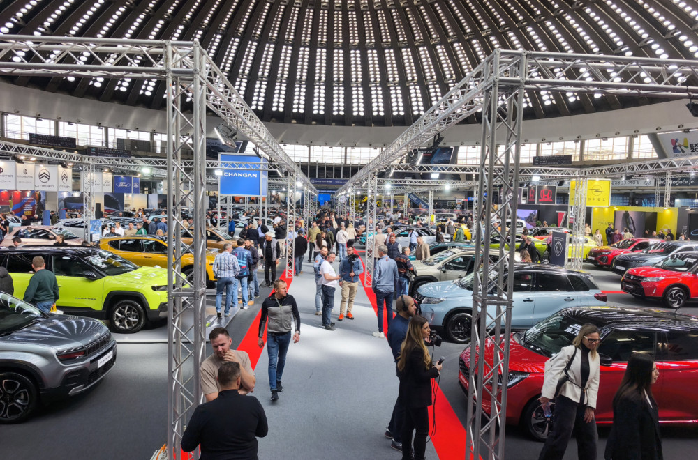 Kineska dominacija na Sajmu automobila u Beogradu FOTO