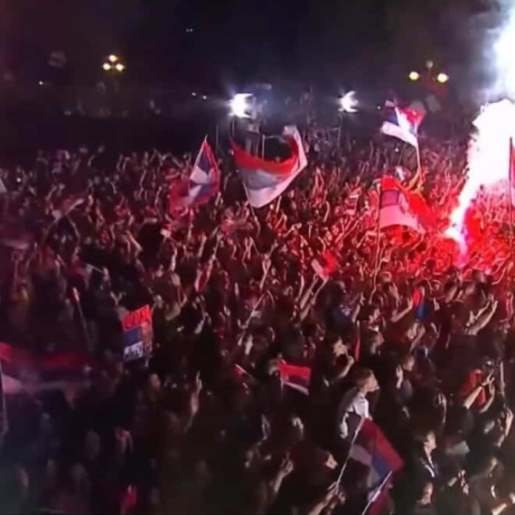 Vučić poslao jaku poruku građanima: "Srbija je naša porodica. Ona nam je na prvom mestu" VIDEO