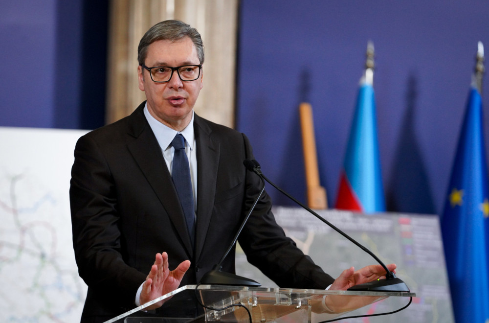 Vučić oštro reagovao na tvrdnje da se "ugrađuju čipovi biračima"; "Oni nisu normalni"